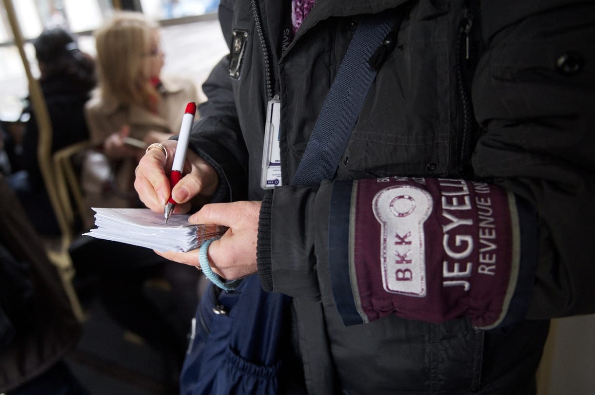Elengedi a BKK a bliccelők büntetésének a felét, ha vesznek egy havi bérletet