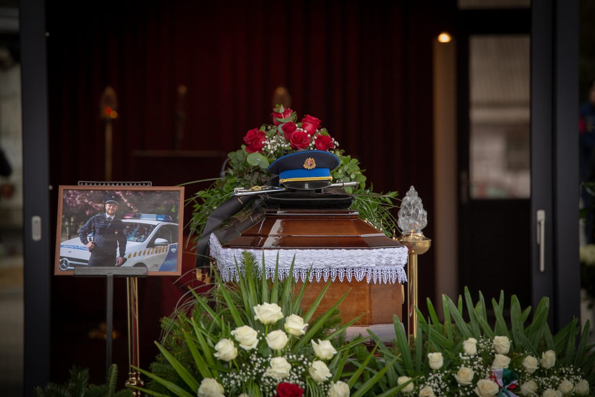 Eltemették Baumann Pétert, az Újbudán meggyilkolt rendőrt – képek, videó