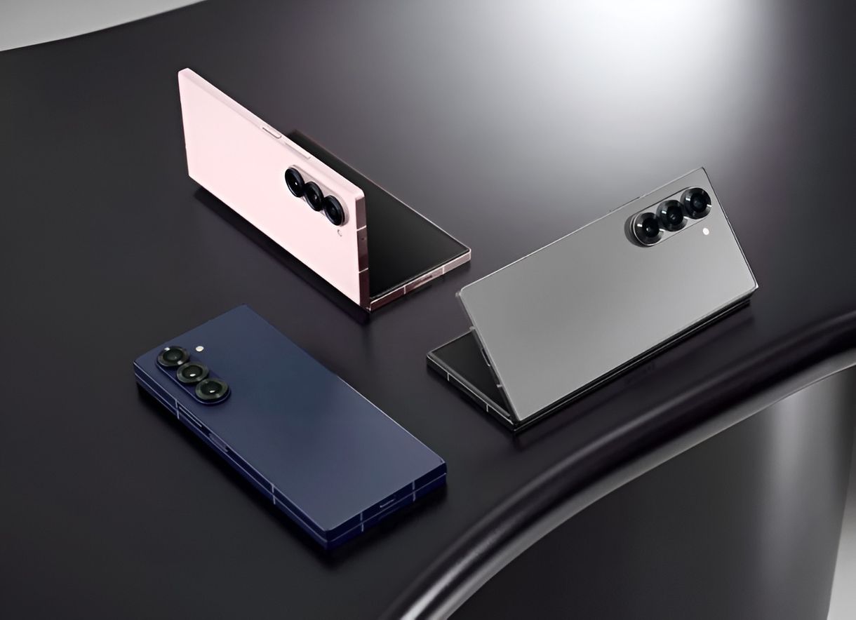 Minden eddiginél vékonyabb, 7 mm-es összehajtható telefon jöhet a Samsungtól