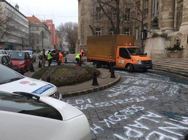 Reagált az ügyészség a Momentum akciójára
