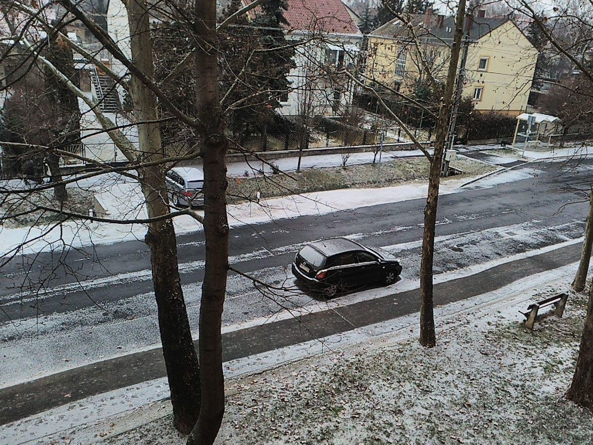 Megérkezett a beígért hó, megérkezett az első fotó