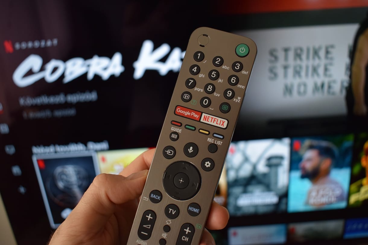 Hangsugárzó a képernyőben – kipróbáltuk a Sony játékra is jó tévéjét