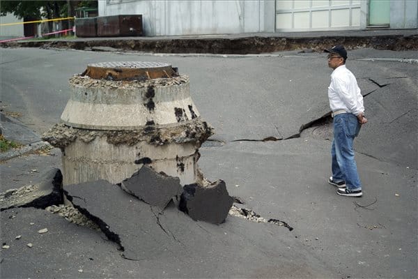 Már 16 áldozata van a japán földrengésnek