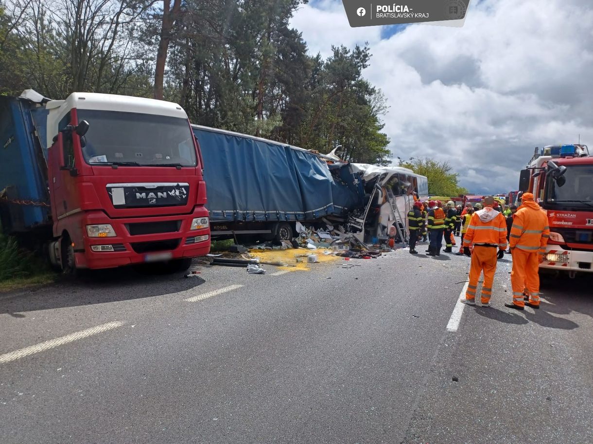 A szlovákiai buszbaleset tizenhárom sérültjét már itthon ápolják