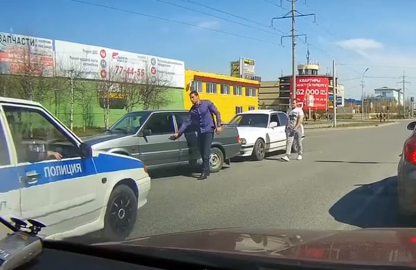 Íme a világ legröhejesebb közúti balhéja – videó
