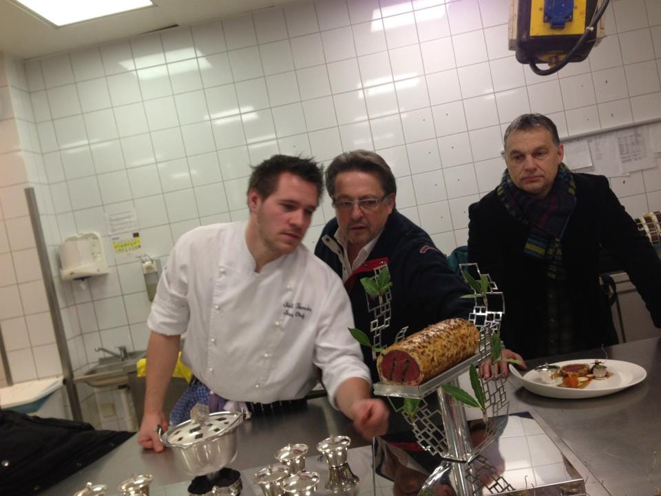 Fotó: Orbán Viktor egy Michelin-csillagos konyhában