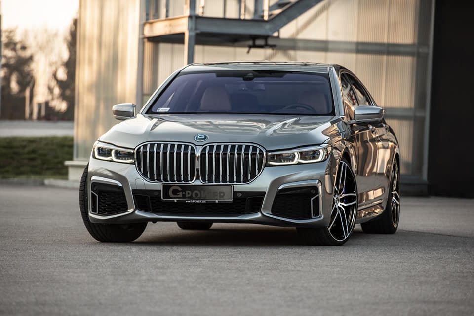 Lopakodó izomlimuzin a 670 lóerősre húzott új 7-es BMW