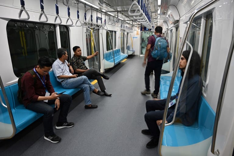 Első metróját kapta meg a 10 milliós Dzsakarta
