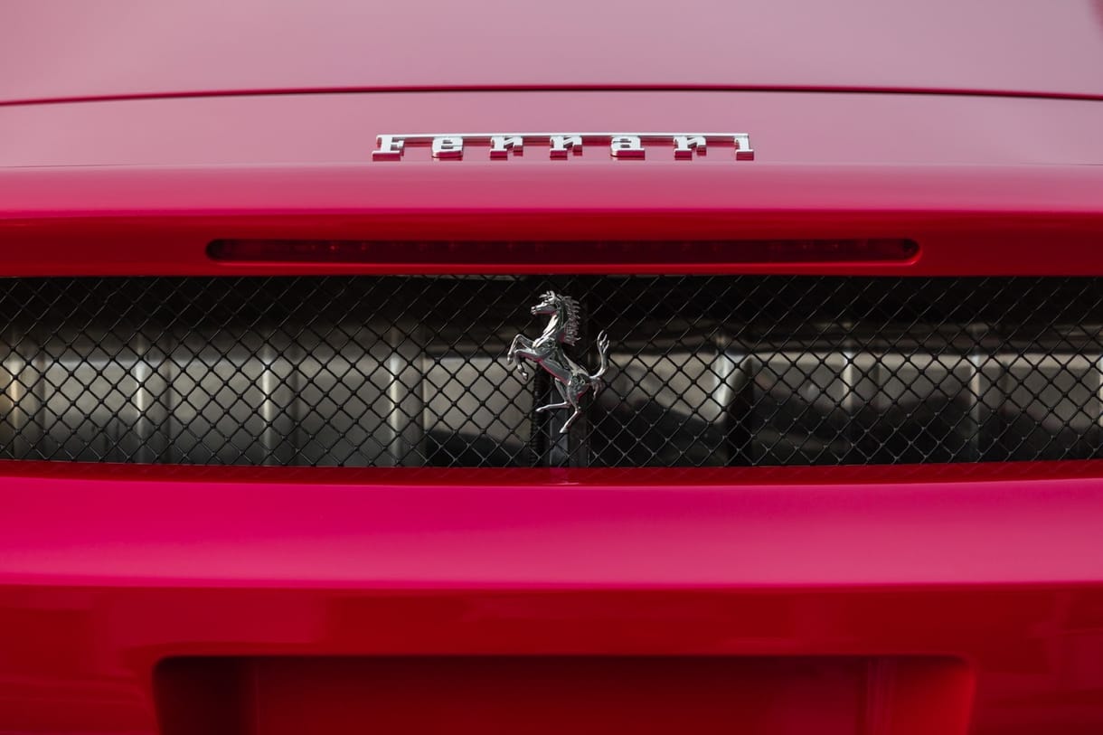 1,1 milliárd forintba kerül ez a Ferrari, de minden fillért megér