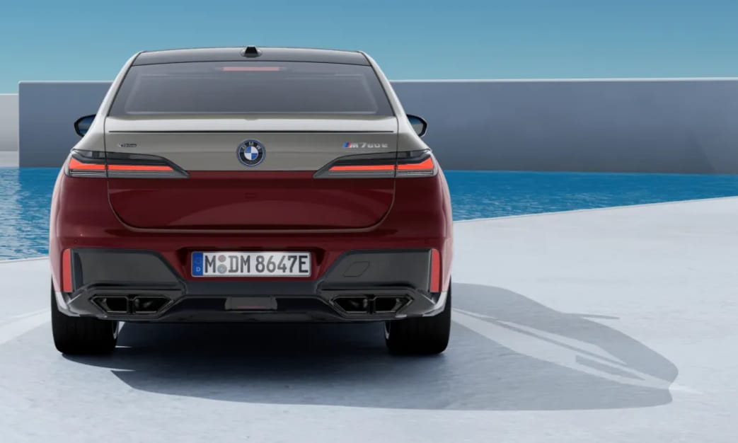 A luxus netovábbja: közel 5 millió forintos különleges fényezések az új 7-es BMW-n