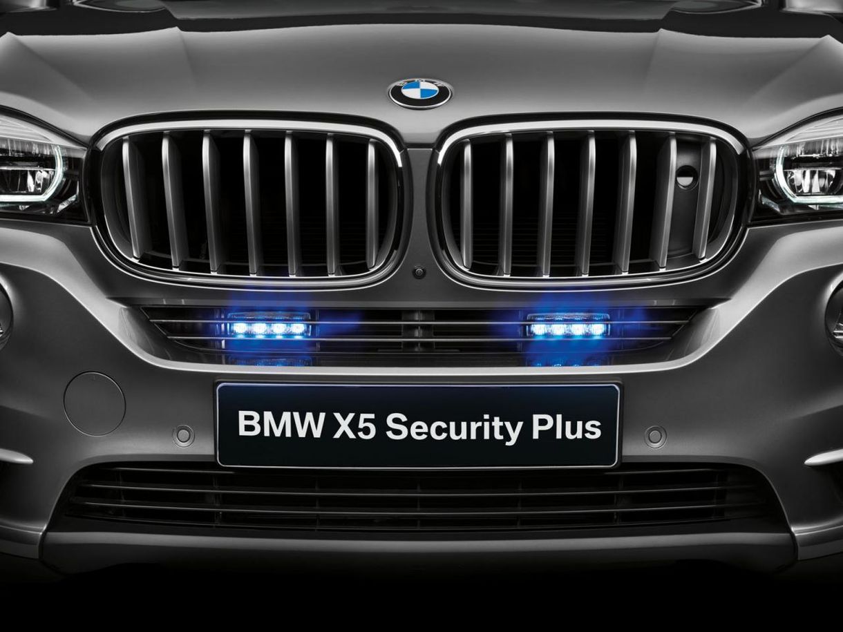 Érkezik a BMW X5, ami ellenáll az AK-47-es töltényeinek