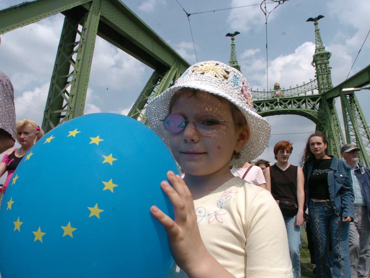 Ipsos: A magyarok többsége örül, hogy az EU részei vagyunk