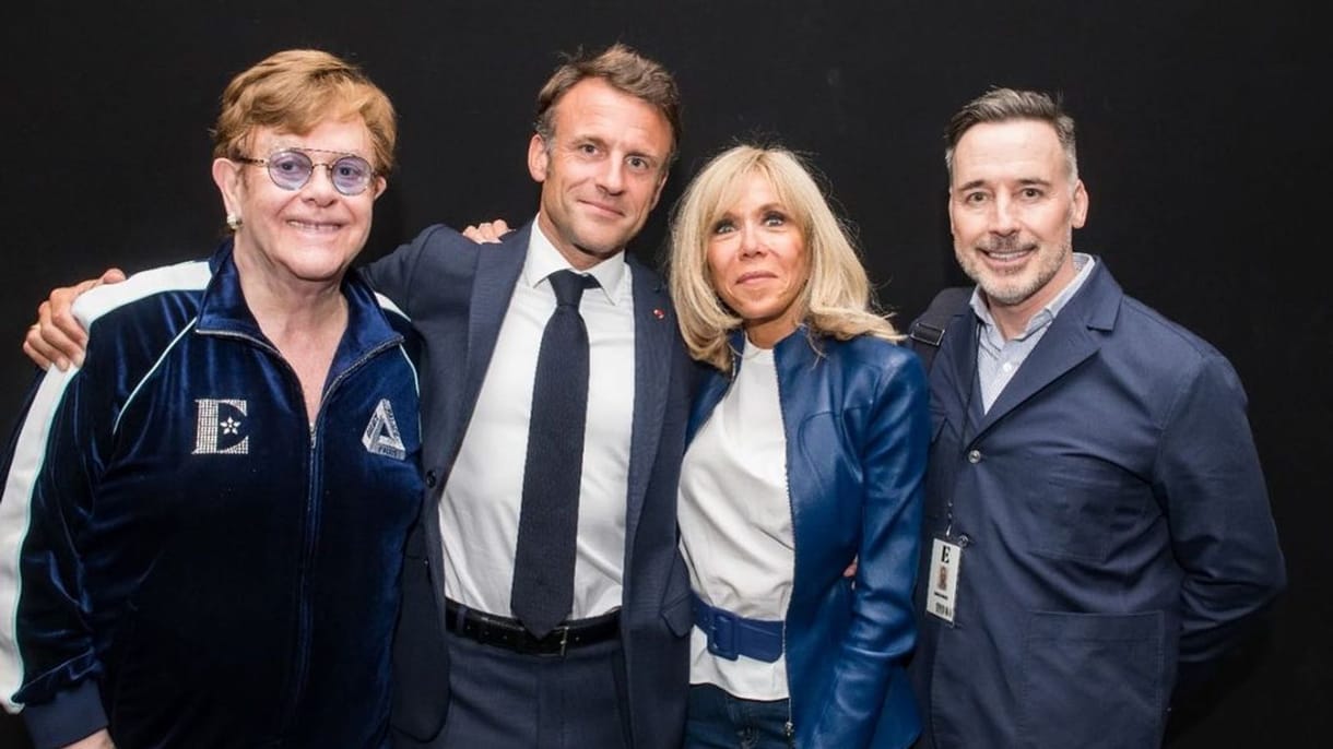 Elton John-koncerten mulatott Macron, miközben Franciaország lángolt a lelőtt 17 éves fiú halála miatt 