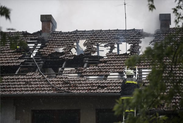 Óriási zuhét kapott a nyakába Kecskemét