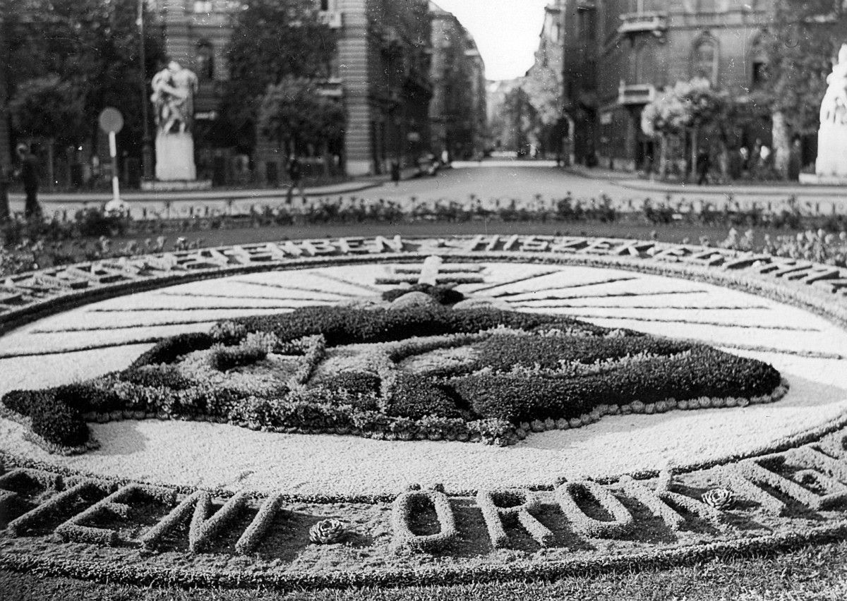 Szabadság tér: a börtöntől a birodalmi sasig
