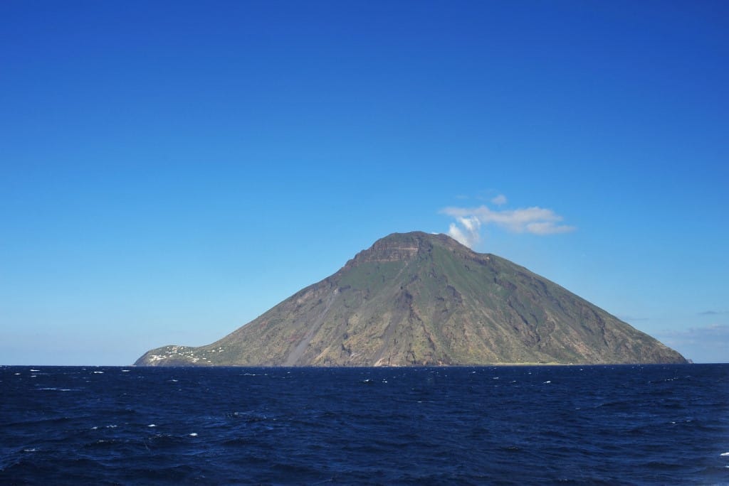 Kitört a Stromboli, evakuálják a turistákat