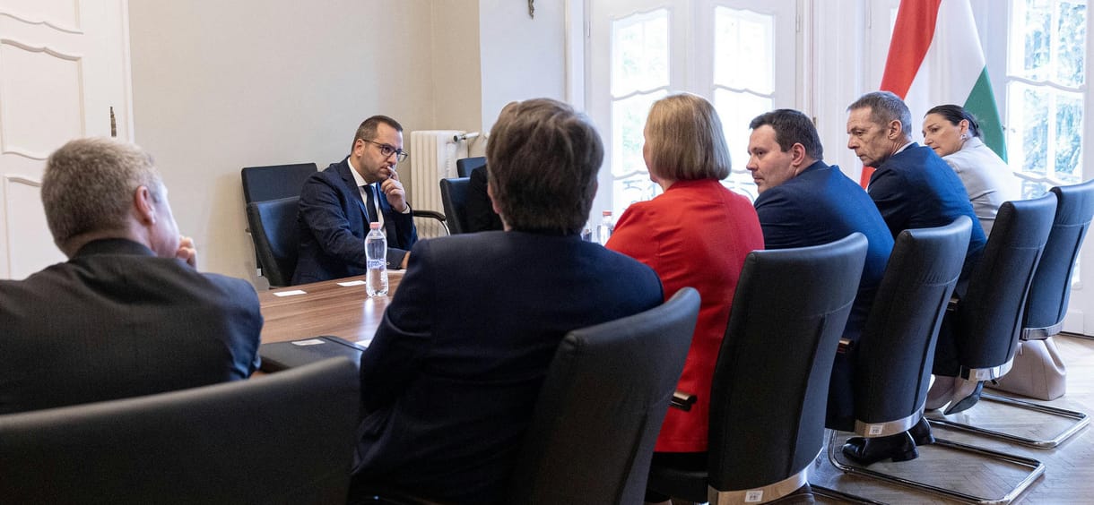 Használni kezdte a beélesített fegyvereket a Szuverenitásvédelmi Hivatal