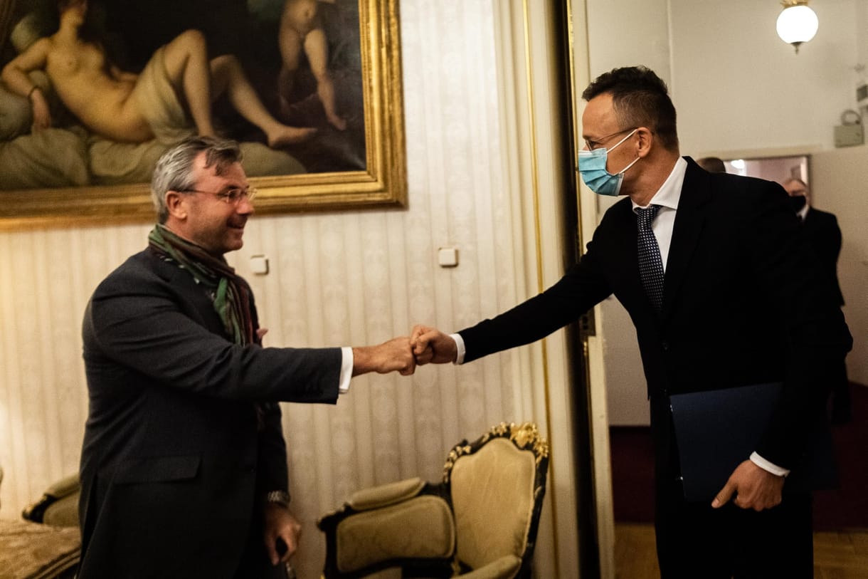 Szijjártó újabb szélsőjobboldali európai politikussal találkozott