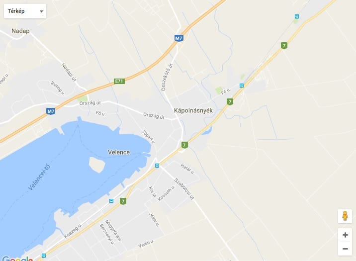 Kishajó kötött ki éjszaka az M7-es autópályán
