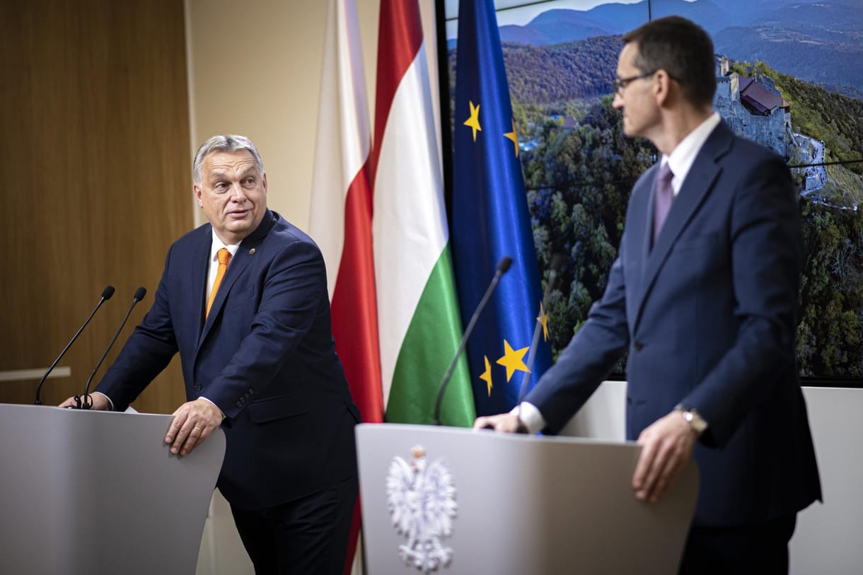 Orbán örülhet, ha a lengyelek állítják meg Brüsszelt, s ő kapja a pénzt