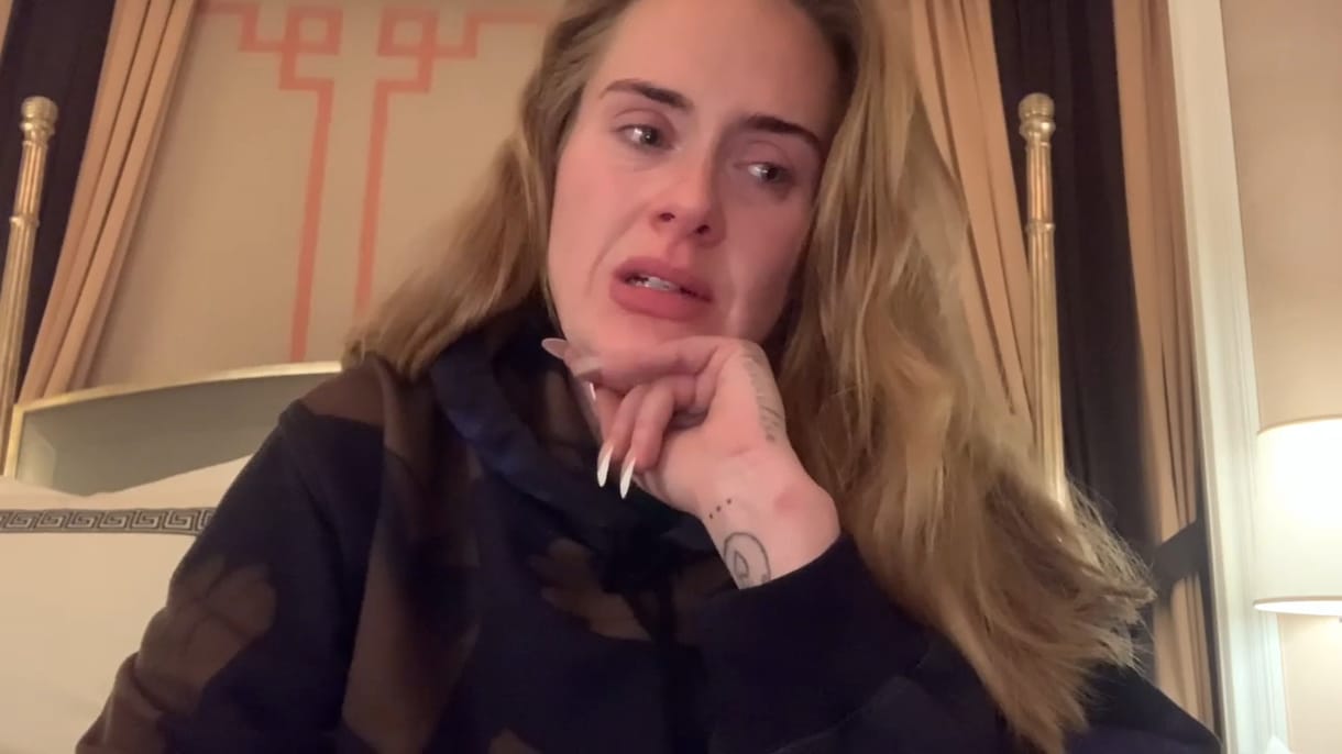 Könnyek között fújta le a Las Vegas-i műsorát Adele