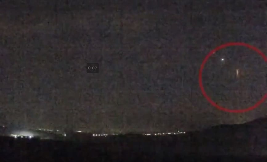 Vörös csík jelent meg az égen Tokaj környékén – videó