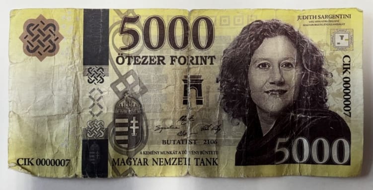 Kutyapártos ötezressel fizetett, majd kést rántott az eladóra egy férfi Józsefvárosban 