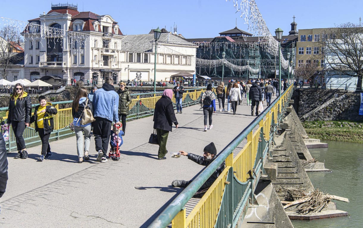 Két tűz közé szorította a kárpátaljai magyarokat az orbáni politika
