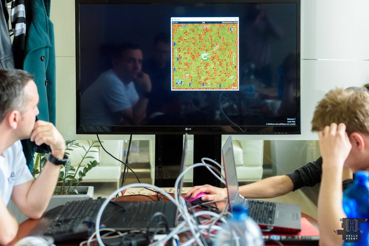 300-900 ezer forintot ér egy kód annak, aki jól írja meg