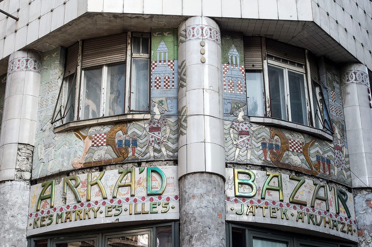 Árkád Bazár, Metró Klub, emlékszik rá? 110 éves a város egyik legszebb épülete