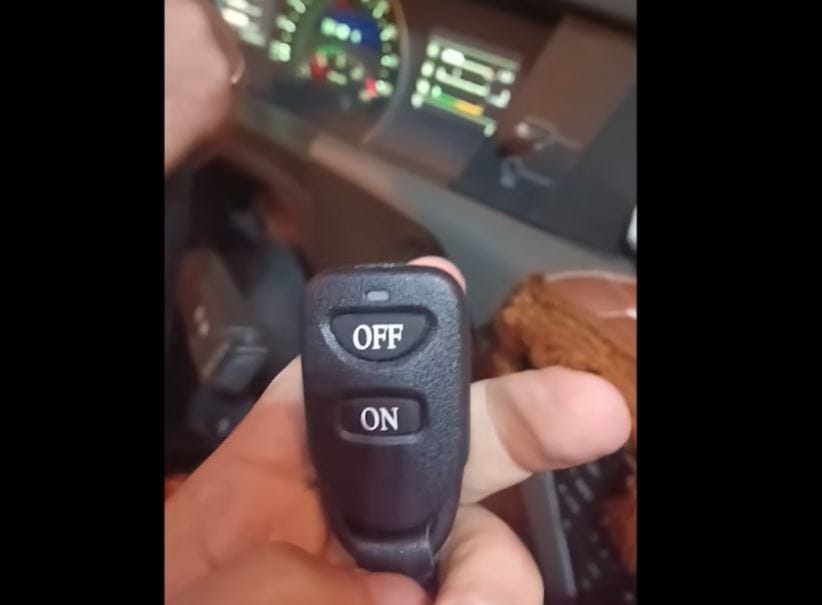 Megmutatta a NAV, hogyan trükköznek a kamionosok a menetíróval – videó