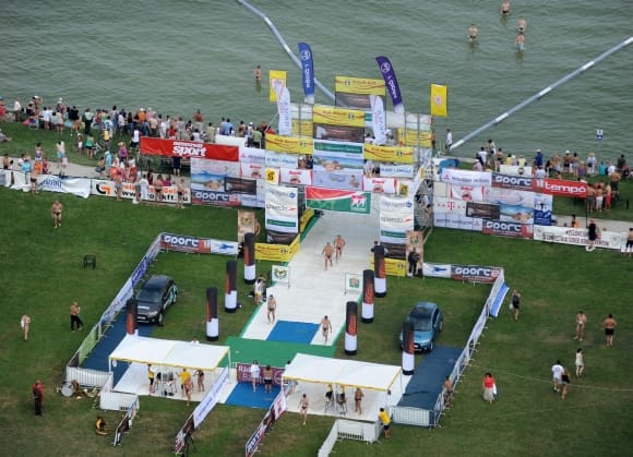 Négy és fél ezren a Balaton-átúszáson