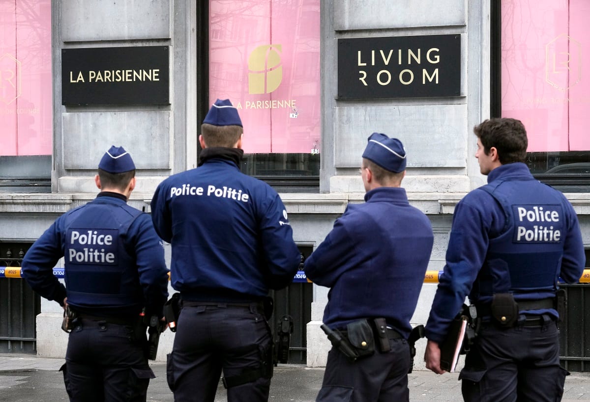 Lövéseket adtak le egy brüsszeli étteremre
