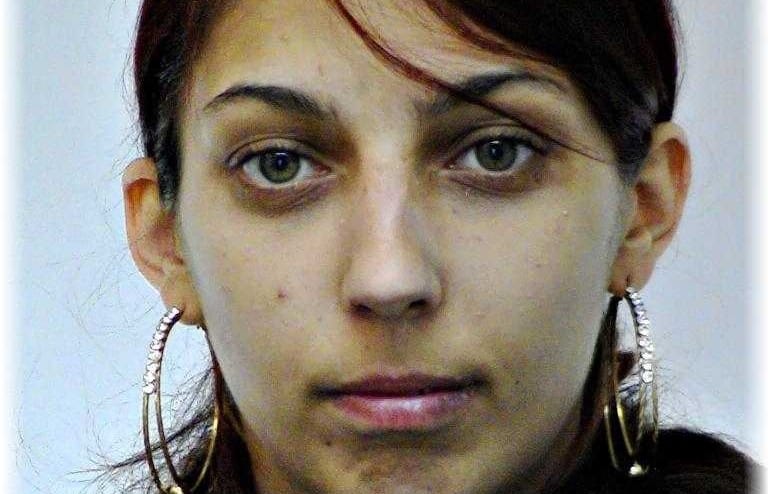 Fotó: Megszökött egy nő a házi őrizetből, keresi a rendőrség