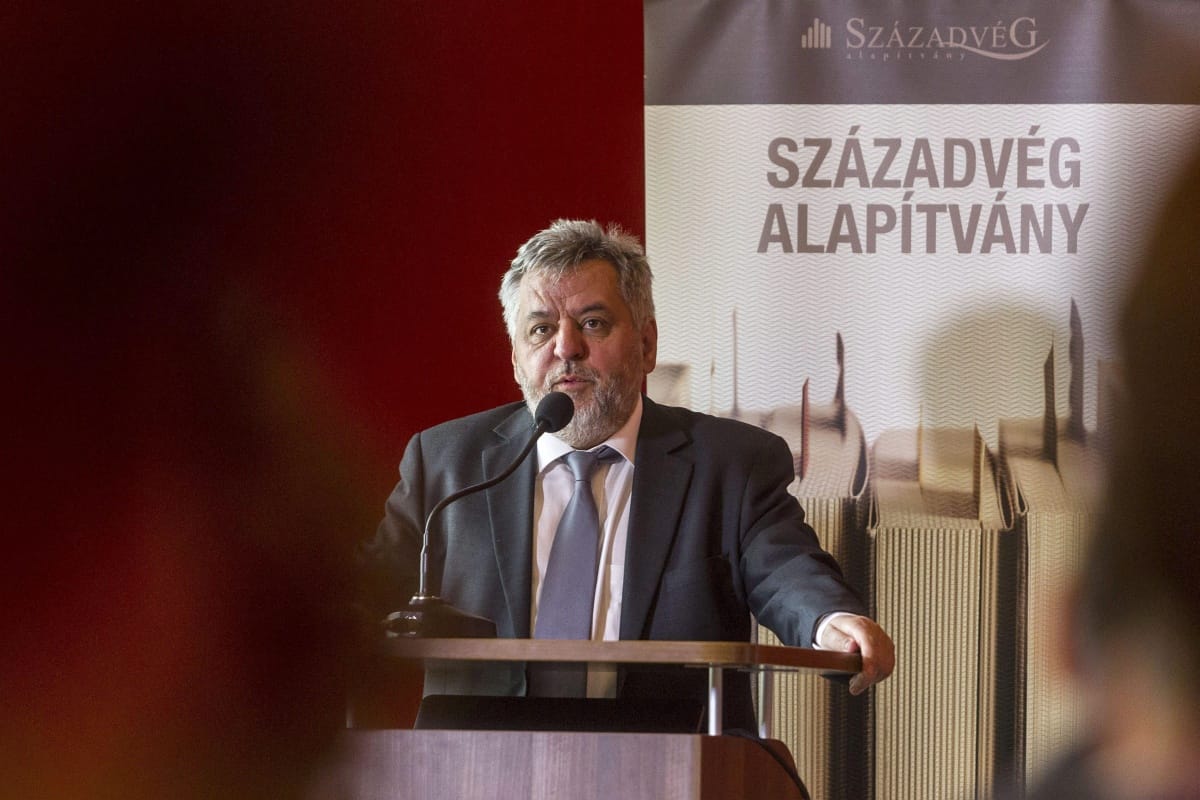 Lánczi: A kormány támogatni fog minden olyan kutatást, szakot, ami a nemzetépítéshez hozzájárul