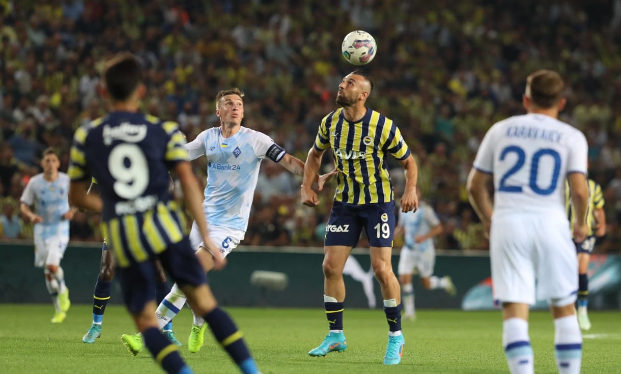 Putyint éltették a Fenerbahce-drukkerek a Dinamo Kijev elleni meccsen