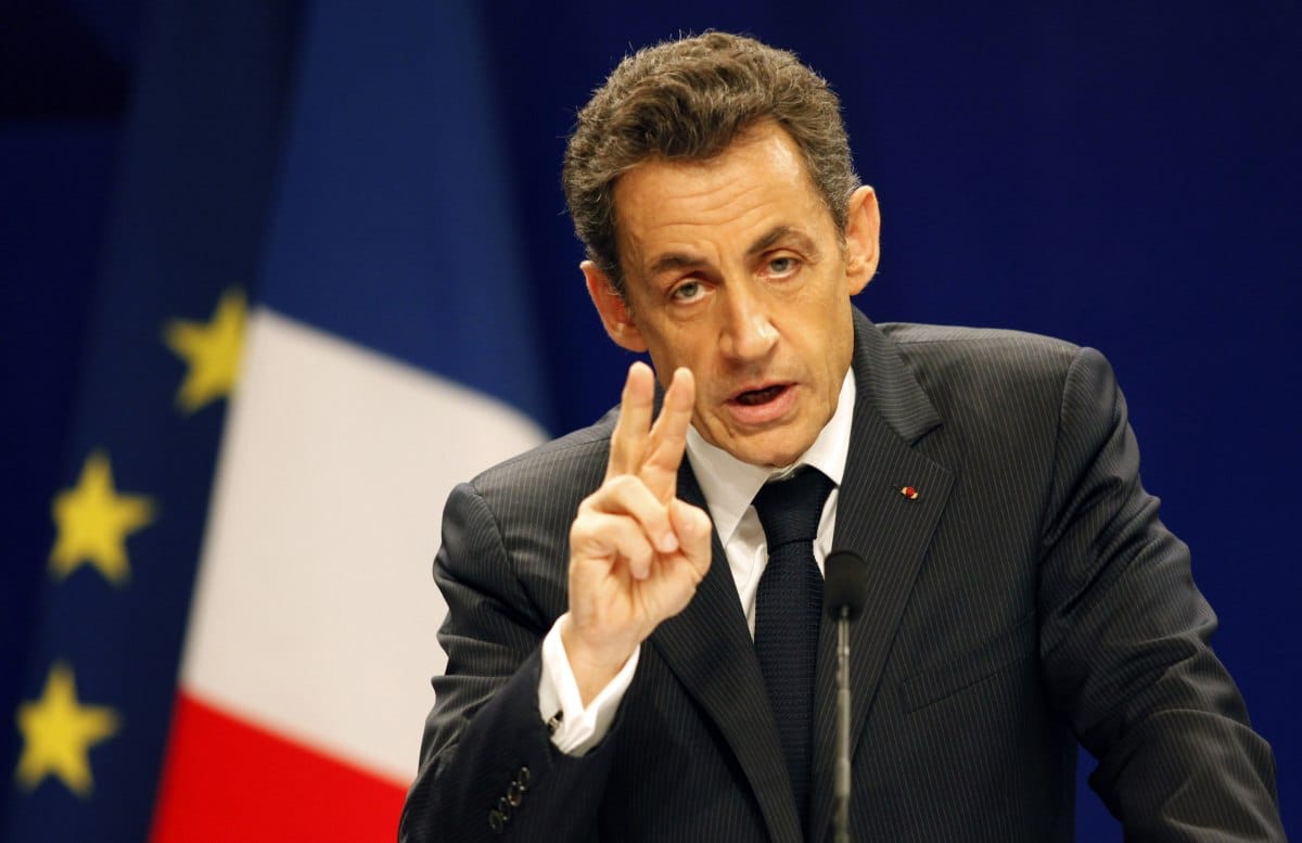 Sarkozy: a kormányoknak kell szabályozni az internetet 