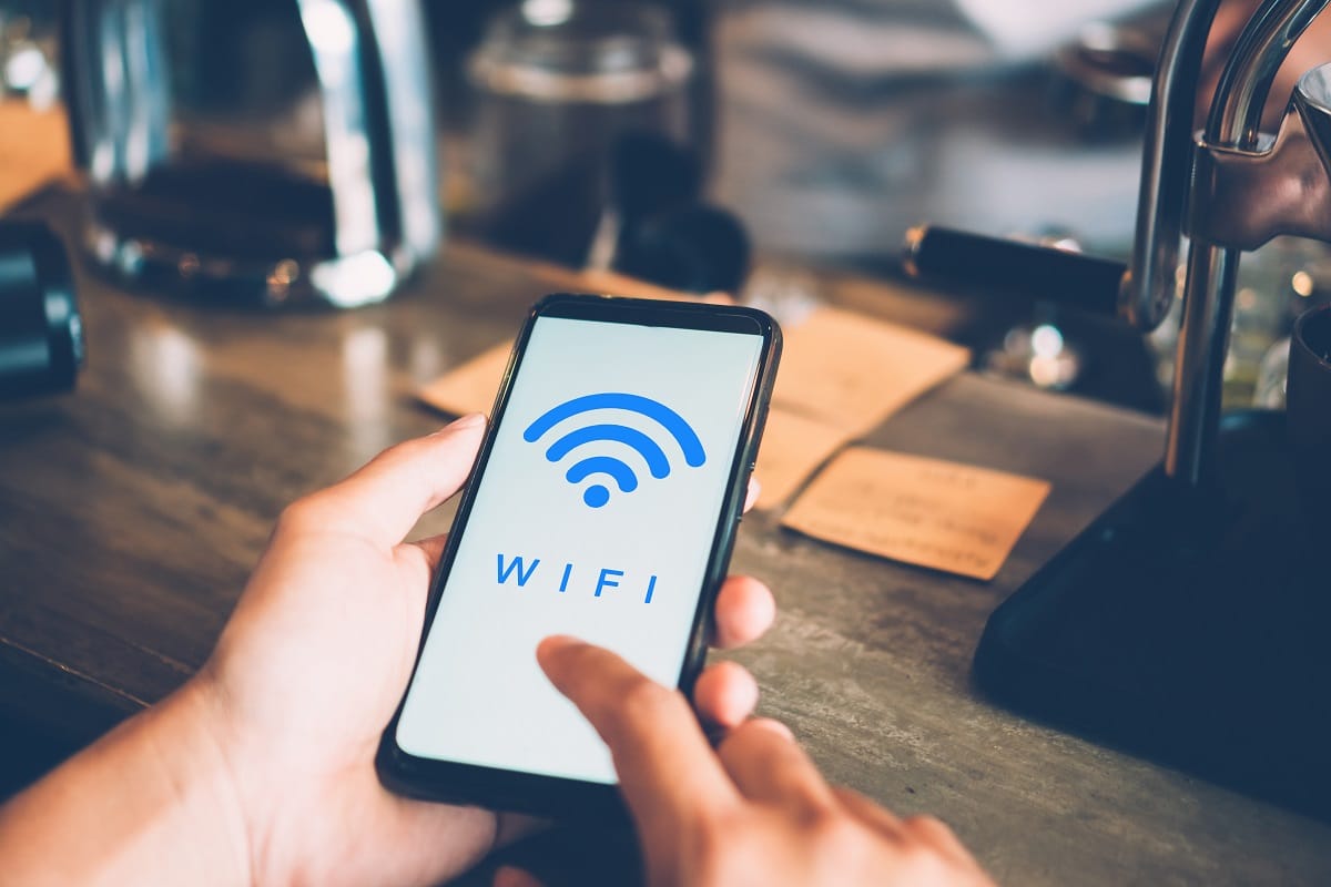 Jelszómegosztós funkció érkezhet az Android 12-be, könnyebb lesz hozzáférni a wifihez