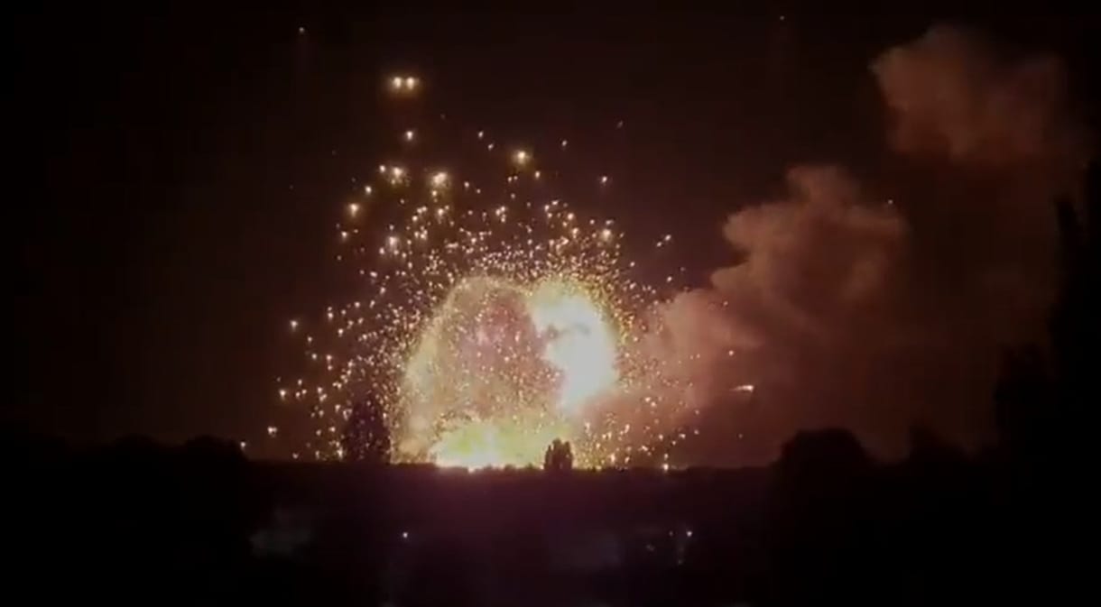 Orosz lőszerraktárat lőttek ki az ukránok, Irán harci drónokat küldhet Moszkvának – ez történt a háború 139. napján