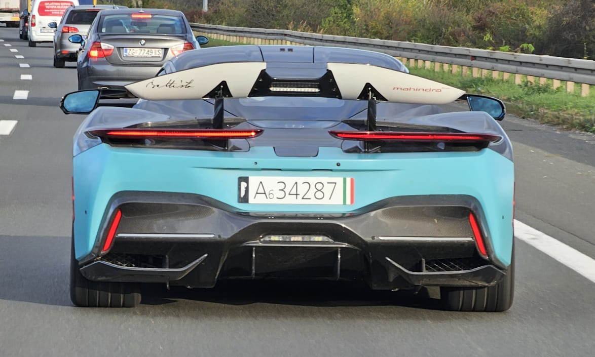 Autópályán fotóztuk le az 1900 lóerős Pininfarina Battistát