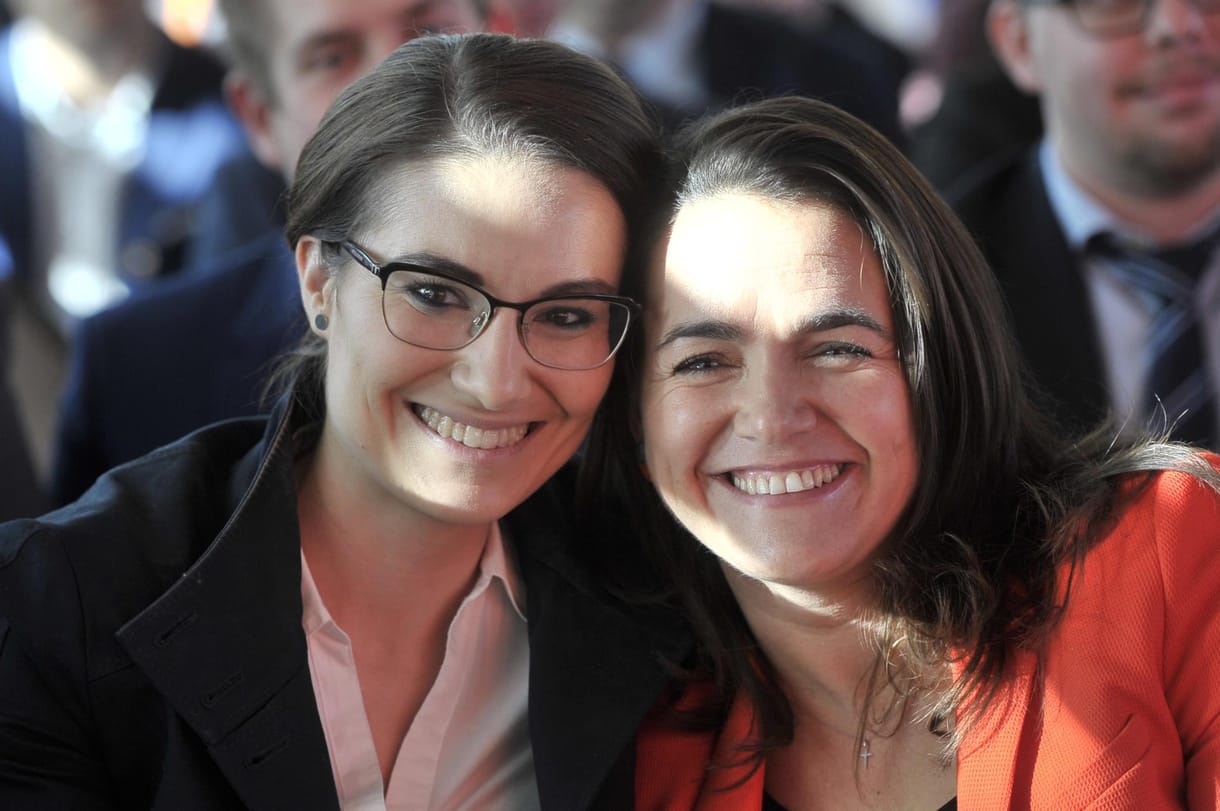 Kétbites üzeneteket bújtat kulturált köntösbe a Fidesz kedvenc agyközpontja