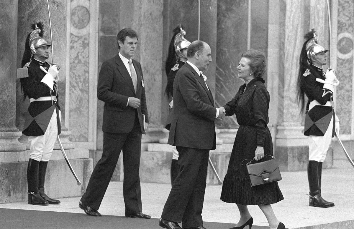 Mindenkinek Thatcher trükkös táskája kell