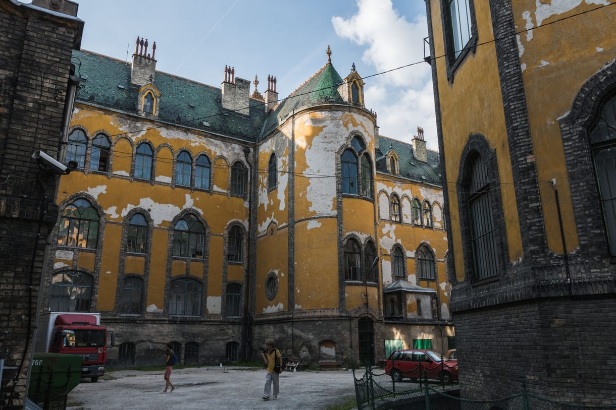 Elvette a kormány az Iparművészeti felújítására szánt pénzt, hogy vegyen valamit