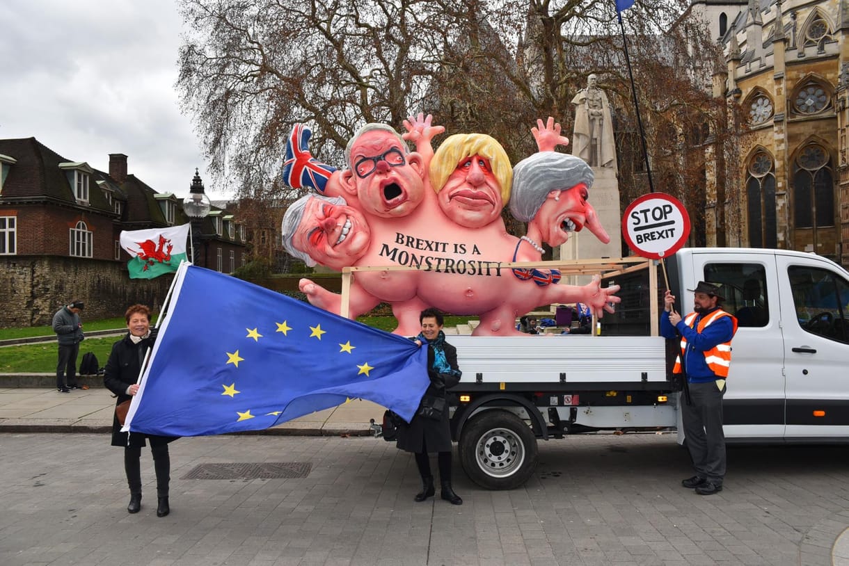 Kompokat bérel London a Brexit miatt