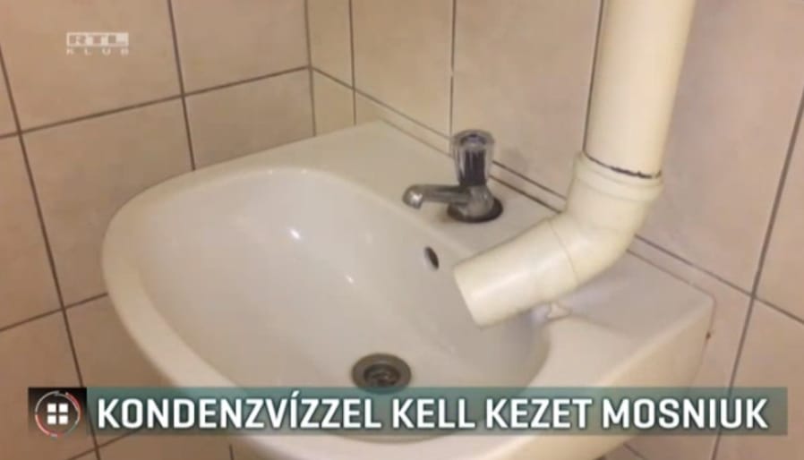 A fiúvécé mosdójába vezették a kondenzvizet egy fővárosi általános iskolában