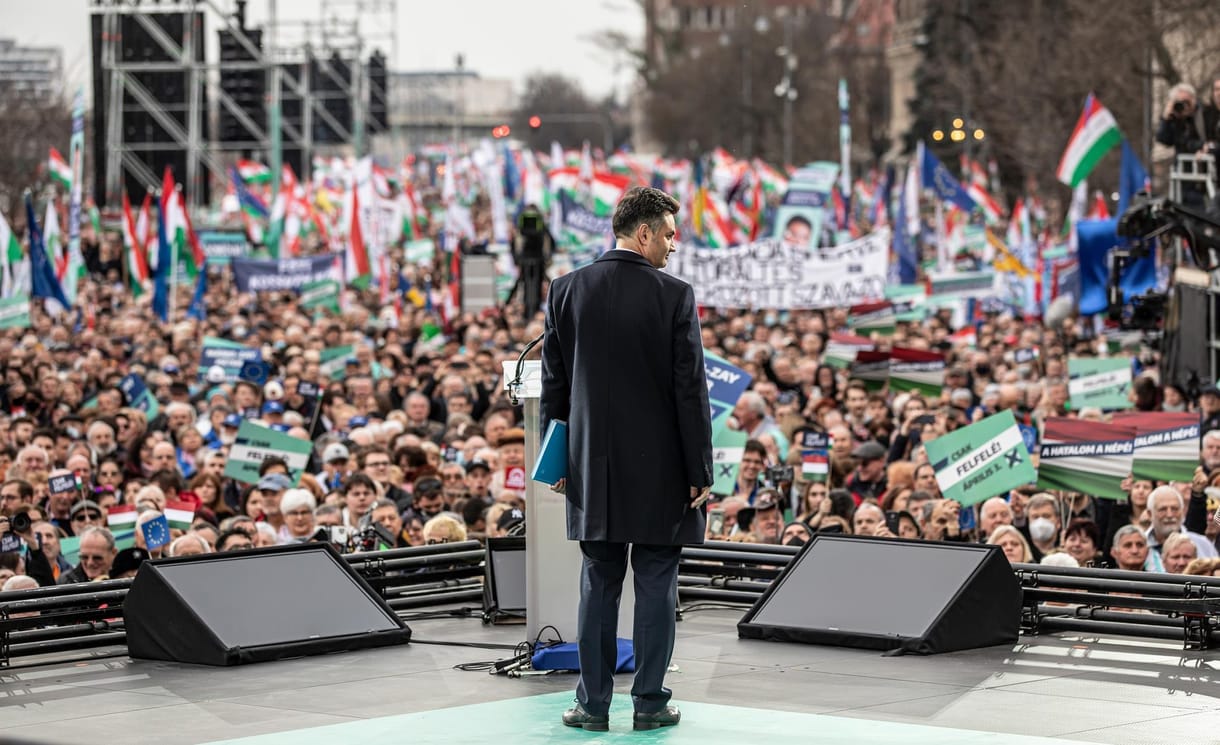 A Fidesz polgári köreire emlékeztető civil hálózatok építése indult az ellenzék megújítására