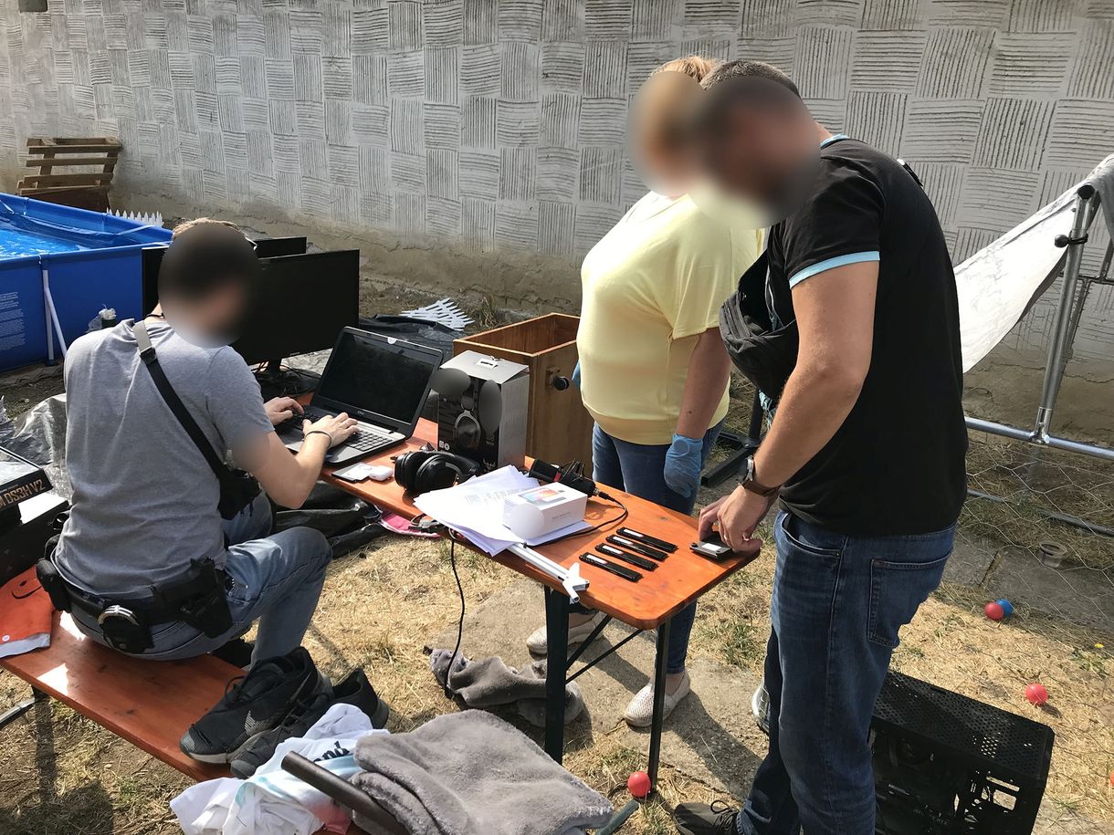 Elfogtak két fiatal magyar hackert, akik átvertek egy webáruházat