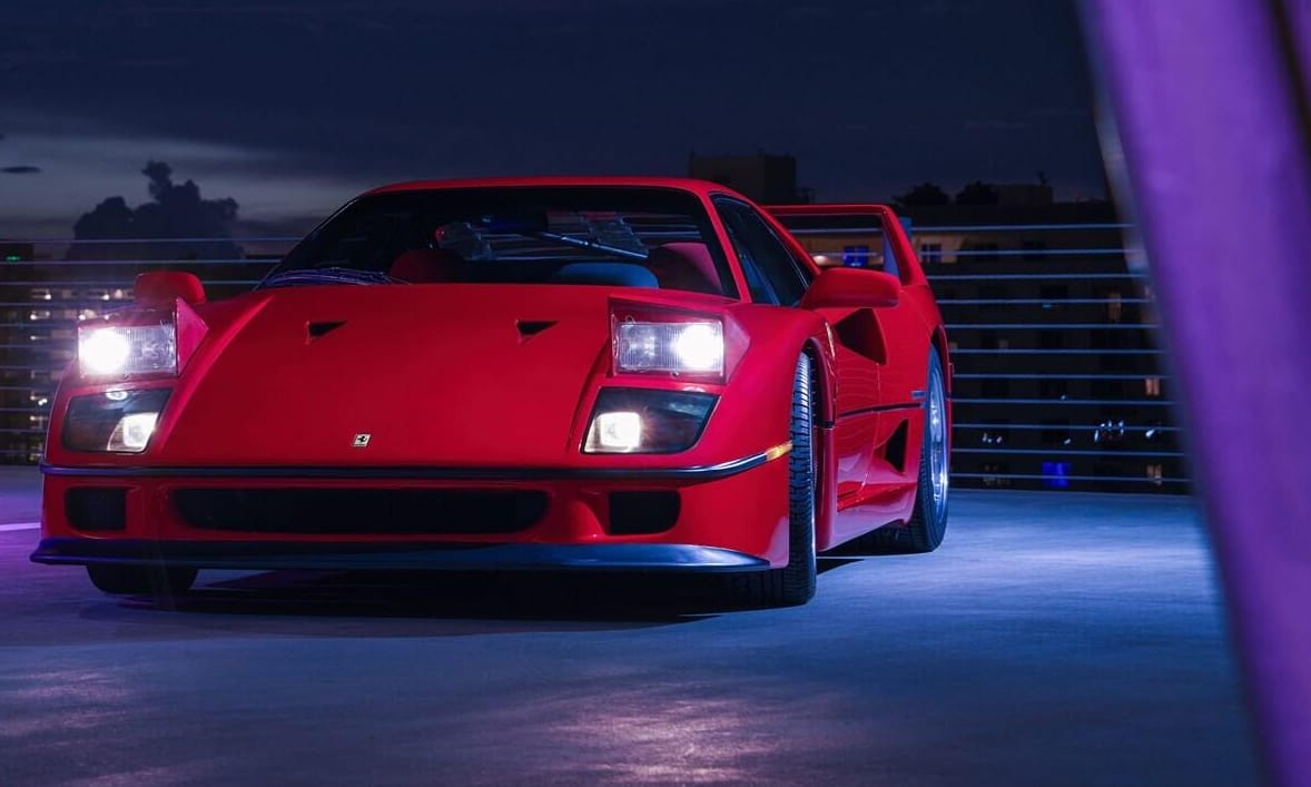 Szuperdrága portéka a Microsoft alapítójának szinte új Ferrari F40-ese