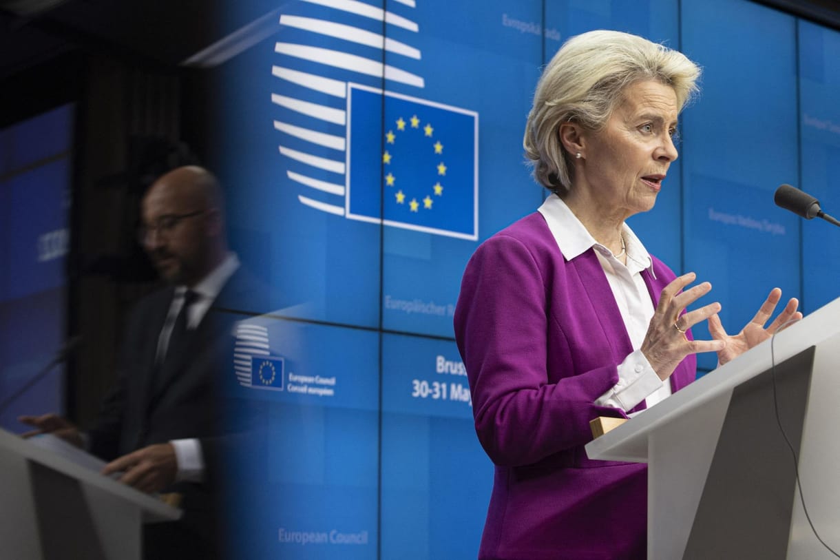 Nem találja az Európai Bizottság Von der Leyen Pfizer-vezérrel váltott SMS-eit