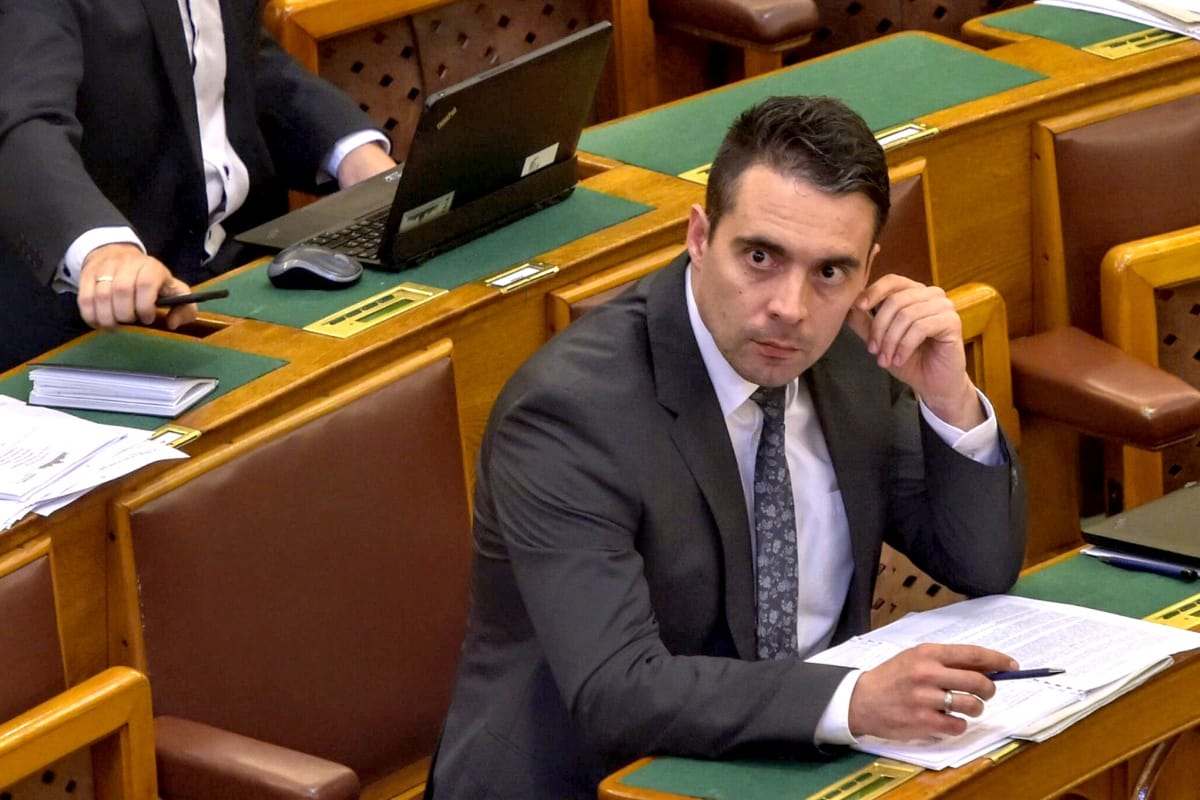 A Fidesz hátradőlve várja, hogy a Jobbik a saját csapdájába sétáljon
